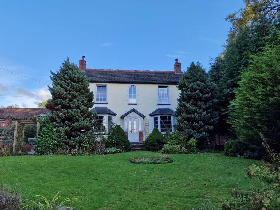 Villa Bailey Estate House Abergavenny Exterior foto