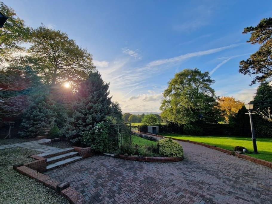 Villa Bailey Estate House Abergavenny Exterior foto